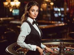 Antarmuka Caribbean Stud Poker live di meja luckydf dengan kartu dealer dan pemain yang terlihat jelas